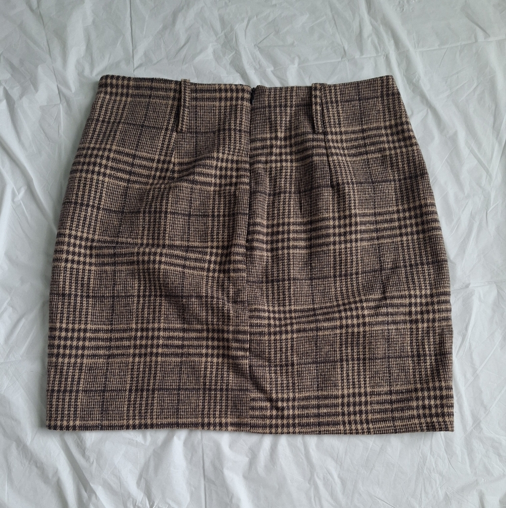 SHEIN Plaid Mini Skirt - Brown and Black .it Is En Very Good Condition